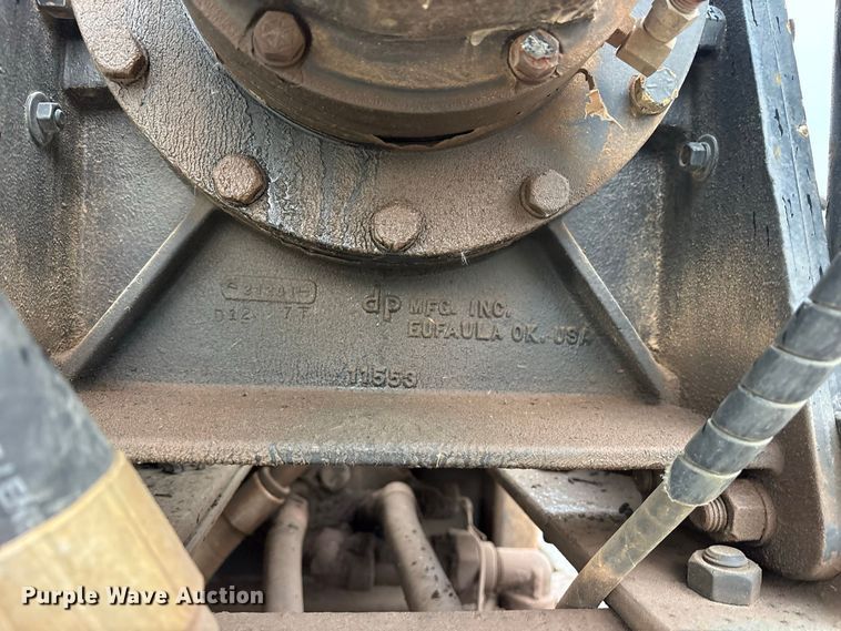 image for item ES8213 2010 Peterbilt 386 winch truck
