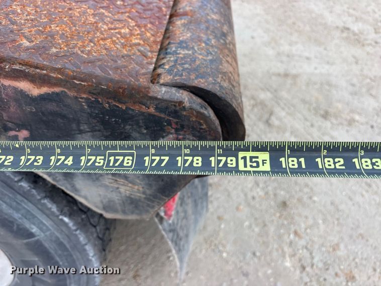 image for item ES8213 2010 Peterbilt 386 winch truck