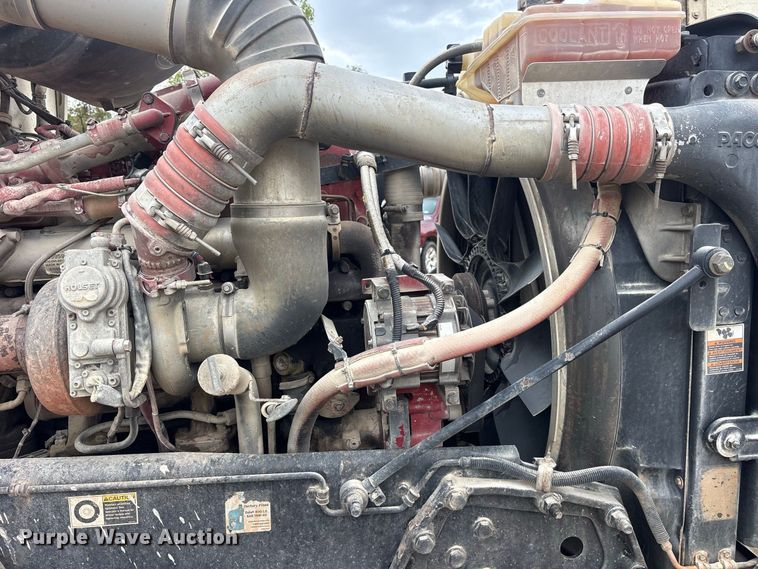 image for item ES8213 2010 Peterbilt 386 winch truck