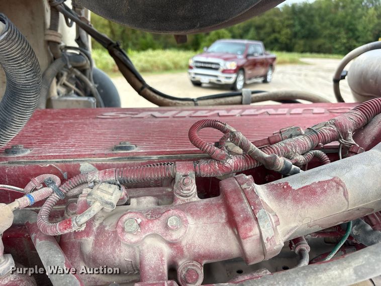 image for item ES8213 2010 Peterbilt 386 winch truck