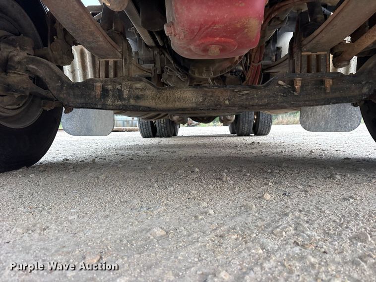 image for item ES8213 2010 Peterbilt 386 winch truck
