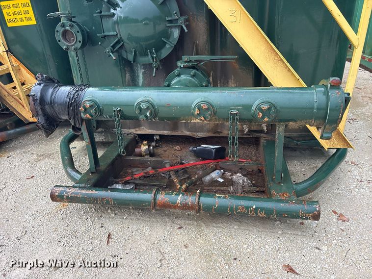 image for item ES8215 Gas buster frac tank trailer