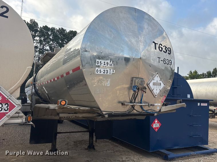 image for item ET0410 1996 Polar Tank  fuel trailer