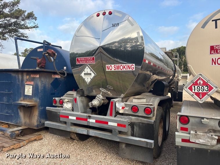 image for item ET0410 1996 Polar Tank  fuel trailer