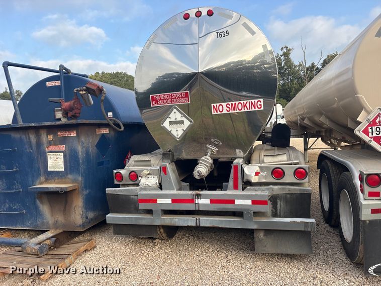 image for item ET0410 1996 Polar Tank  fuel trailer