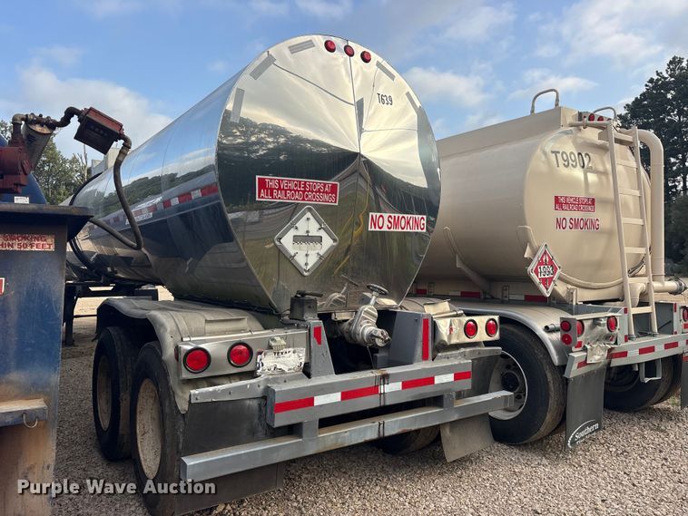 image for item ET0410 1996 Polar Tank  fuel trailer