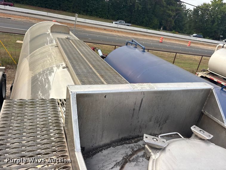 image for item ET0410 1996 Polar Tank  fuel trailer