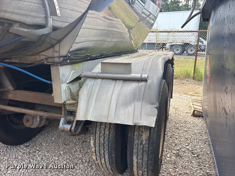 image for item ET0410 1996 Polar Tank  fuel trailer