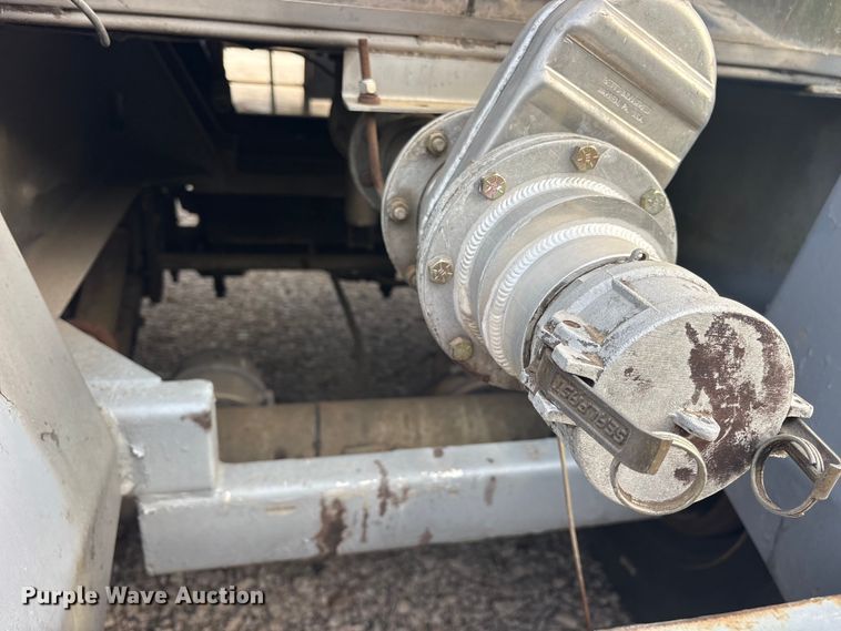 image for item ET0410 1996 Polar Tank  fuel trailer