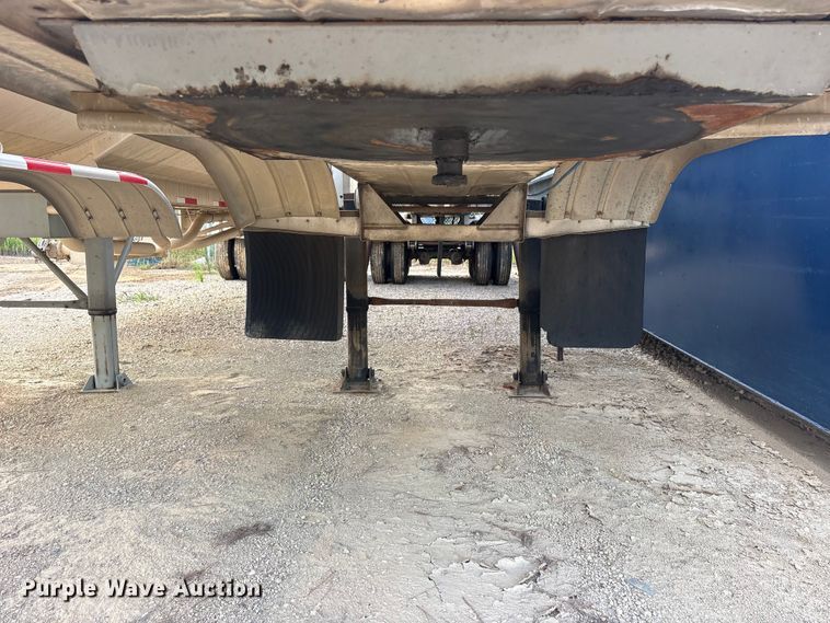 image for item ET0410 1996 Polar Tank  fuel trailer