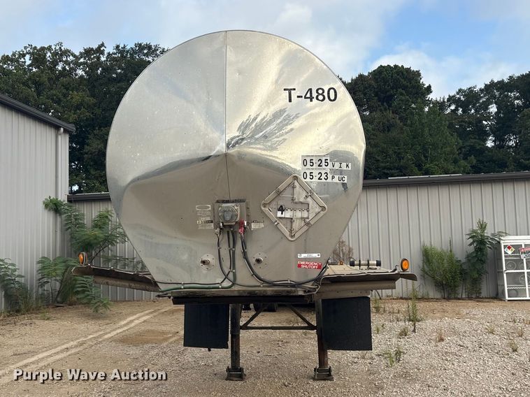 image for item ET0411 1999 Polar Tank fuel trailer