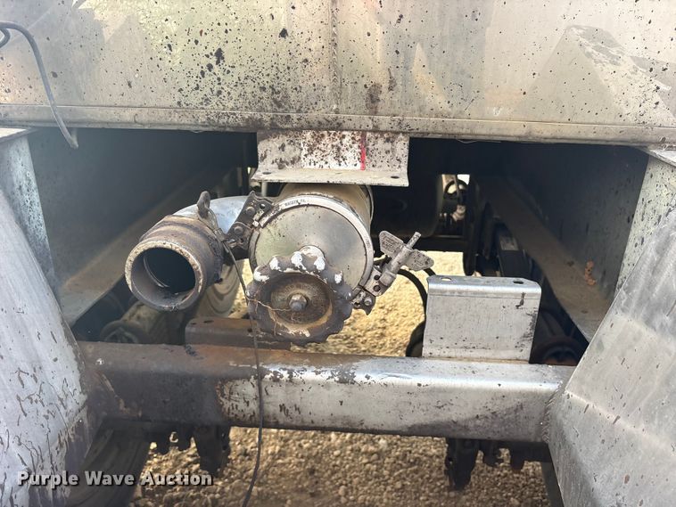 image for item ET0411 1999 Polar Tank fuel trailer