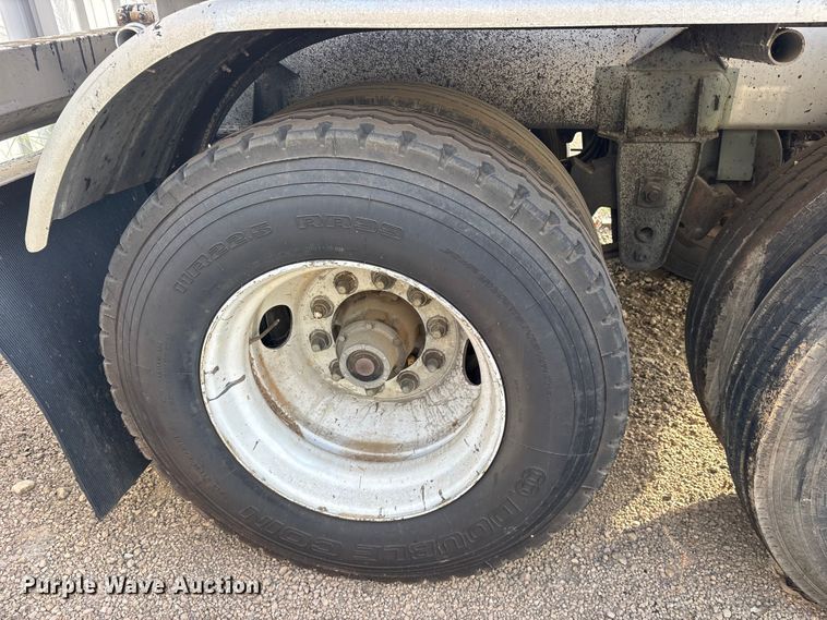 image for item ET0411 1999 Polar Tank fuel trailer