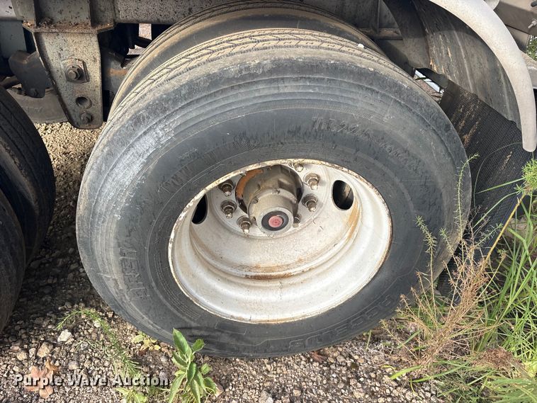 image for item ET0411 1999 Polar Tank fuel trailer