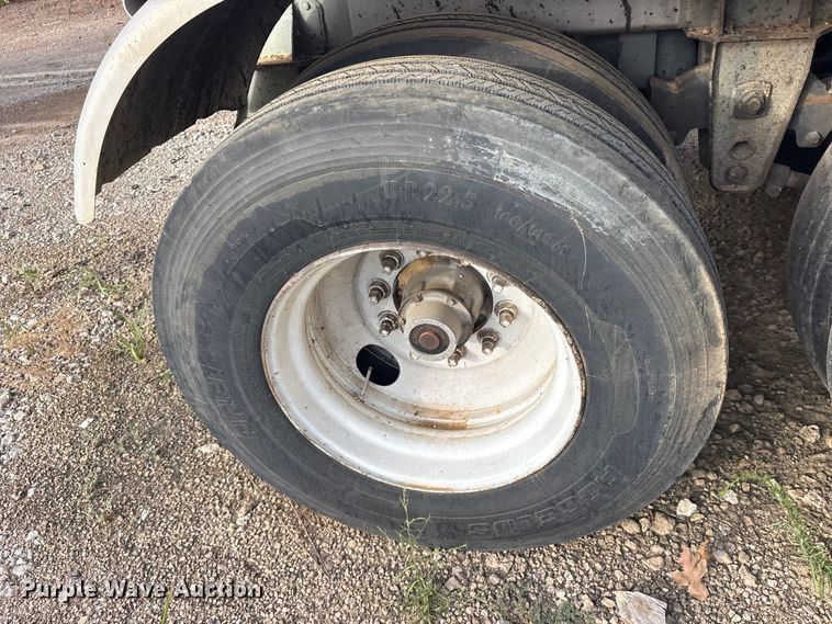 image for item ET0411 1999 Polar Tank fuel trailer