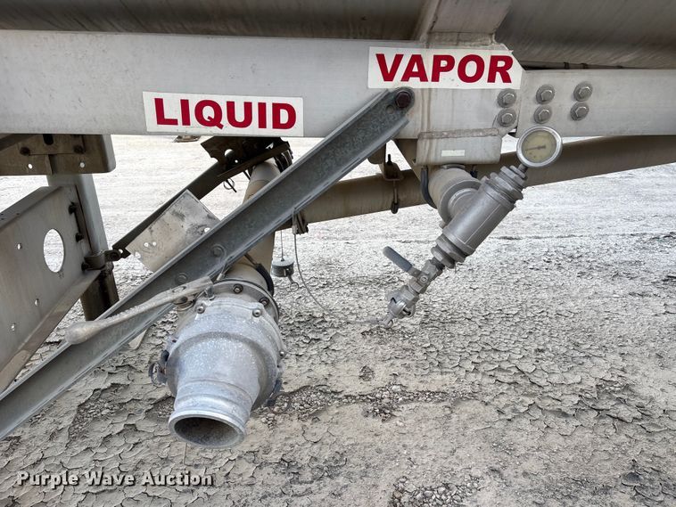 image for item EU0814 2013 Heil Trailer International fuel trailer