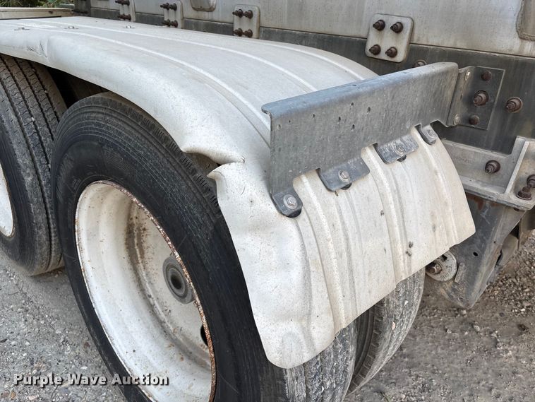image for item EU0814 2013 Heil Trailer International fuel trailer
