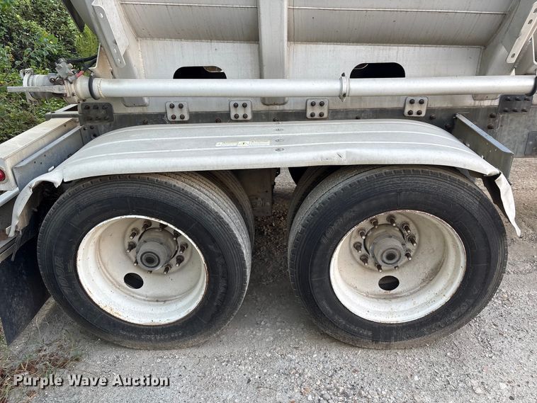 image for item EU0814 2013 Heil Trailer International fuel trailer