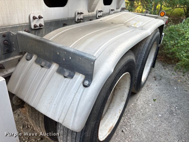 image for item EU0814 2013 Heil Trailer International fuel trailer
