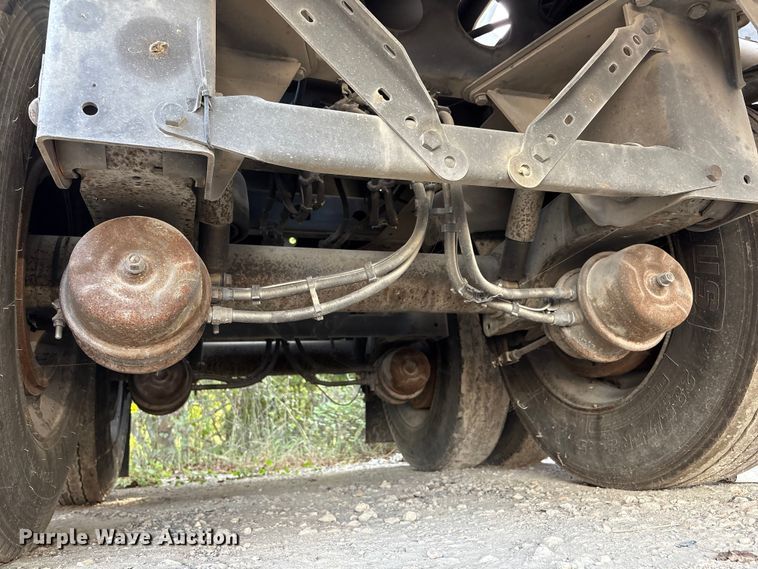 image for item EU0814 2013 Heil Trailer International fuel trailer