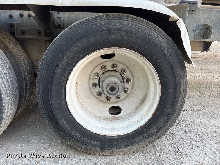 image for item EU0814 2013 Heil Trailer International fuel trailer