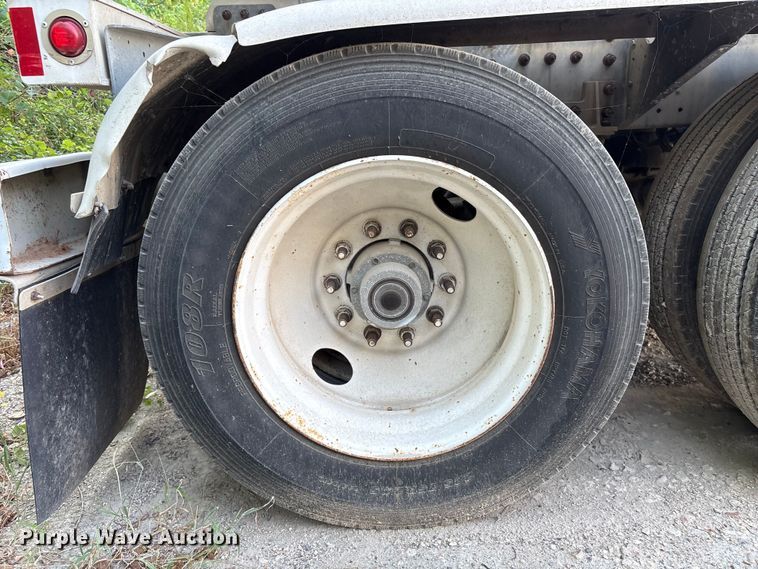 image for item EU0814 2013 Heil Trailer International fuel trailer