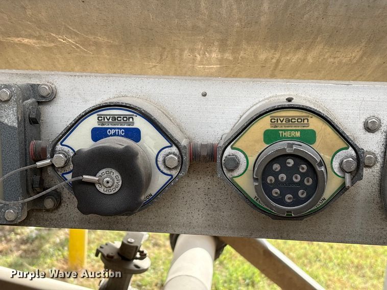 image for item EU0815 2013 Heil Trailer International fuel trailer