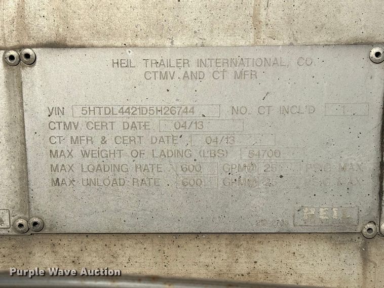 image for item EU0815 2013 Heil Trailer International fuel trailer