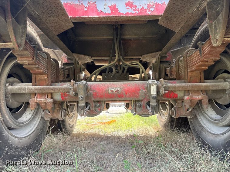 image for item EU0817 1992 Trailmaster fuel trailer