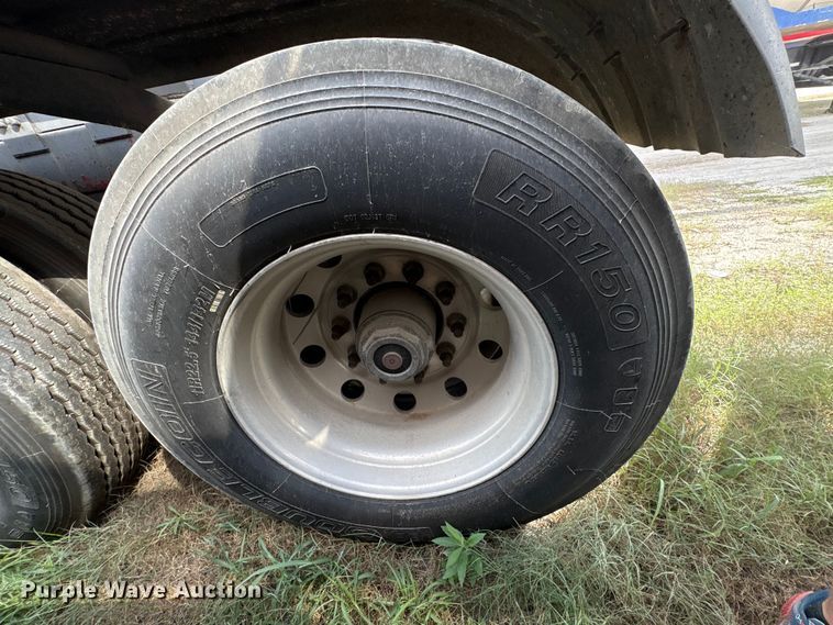image for item EU0817 1992 Trailmaster fuel trailer