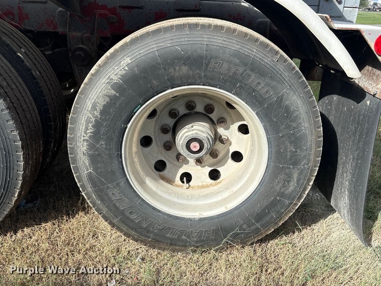 image for item EU0817 1992 Trailmaster fuel trailer