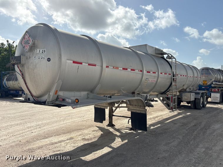 2013 Heil Trailer International fuel trailer