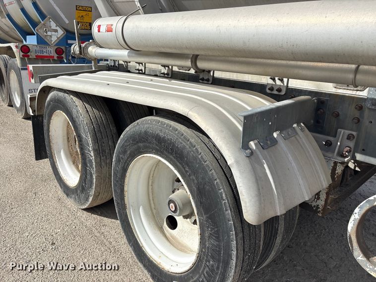 image for item EU0818 2013 Heil Trailer International fuel trailer