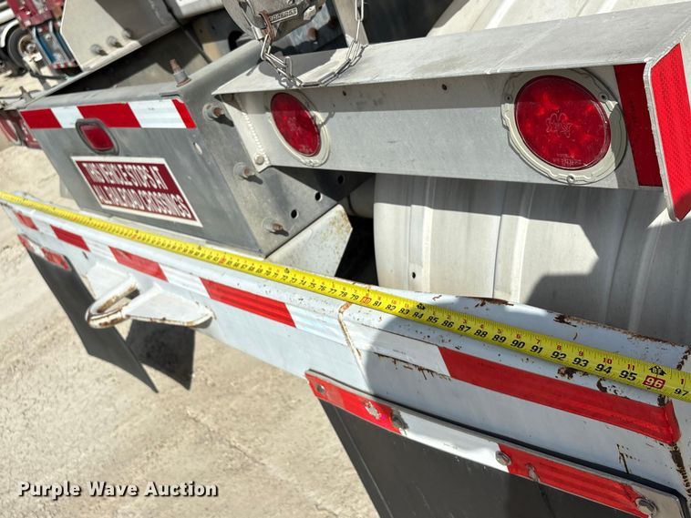 image for item EU0818 2013 Heil Trailer International fuel trailer