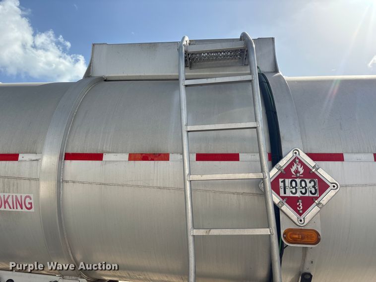 image for item EU0818 2013 Heil Trailer International fuel trailer