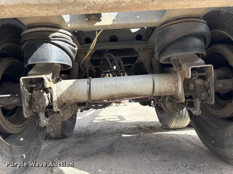 image for item EU0818 2013 Heil Trailer International fuel trailer