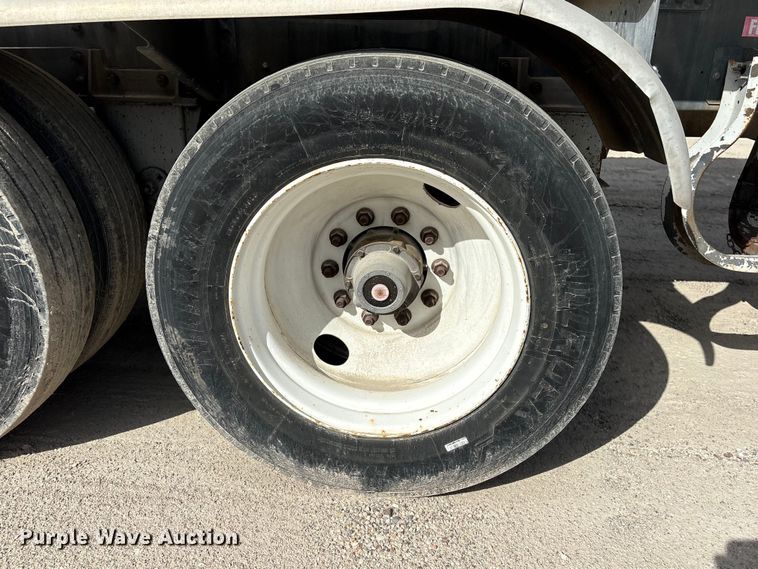 image for item EU0818 2013 Heil Trailer International fuel trailer