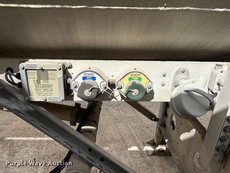 image for item EU0819 2013 Heil Trailer International fuel trailer