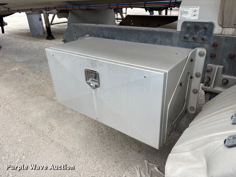 image for item EU0819 2013 Heil Trailer International fuel trailer