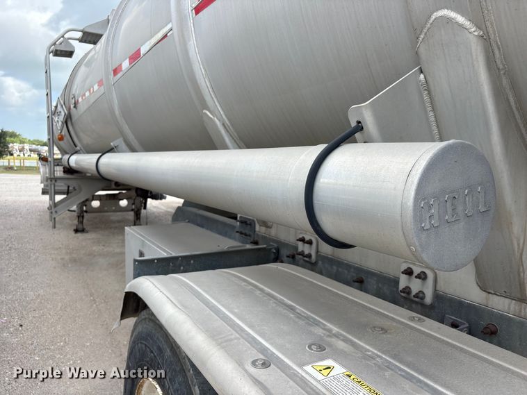 image for item EU0819 2013 Heil Trailer International fuel trailer