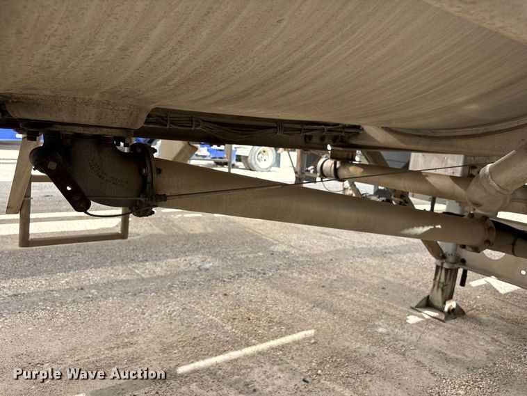 image for item EU0819 2013 Heil Trailer International fuel trailer