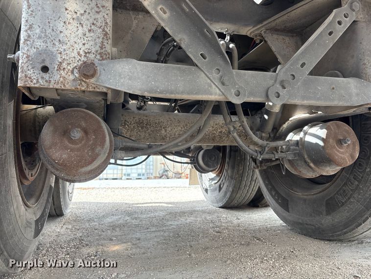 image for item EU0819 2013 Heil Trailer International fuel trailer