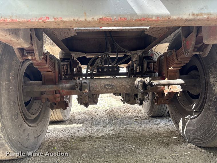 image for item EU0820 1992 Trailermaster fuel trailer