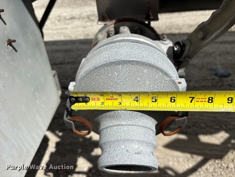 image for item EU0821 1982 Reliable Tank Inc. fuel trailer