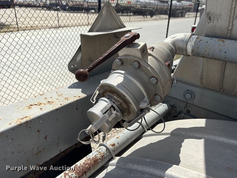 image for item EU0821 1982 Reliable Tank Inc. fuel trailer