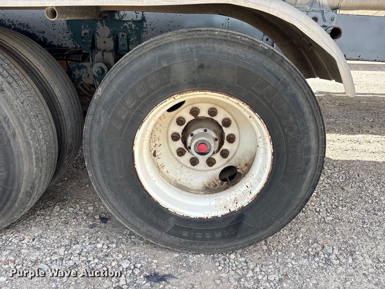 image for item EU0821 1982 Reliable Tank Inc. fuel trailer
