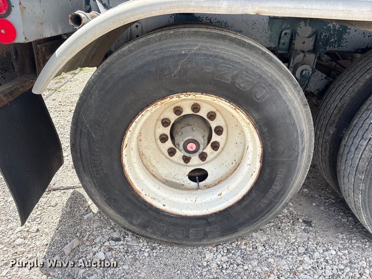 image for item EU0821 1982 Reliable Tank Inc. fuel trailer
