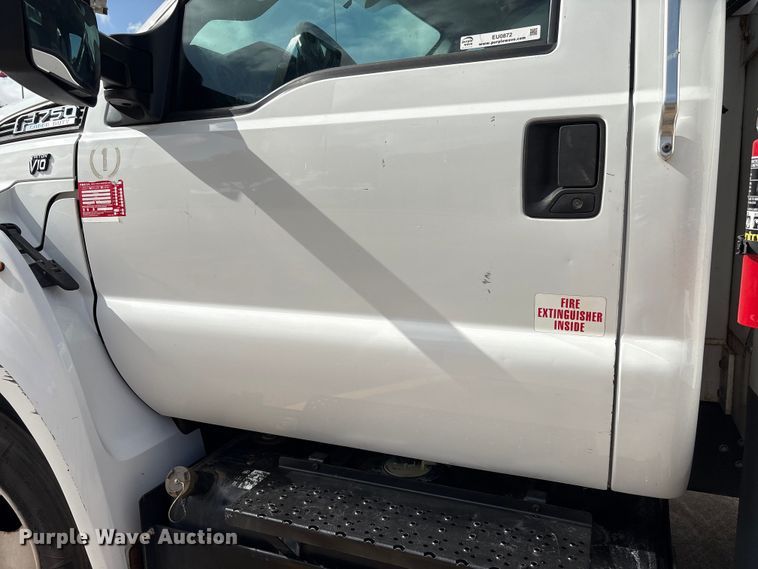 2017 Ford F750