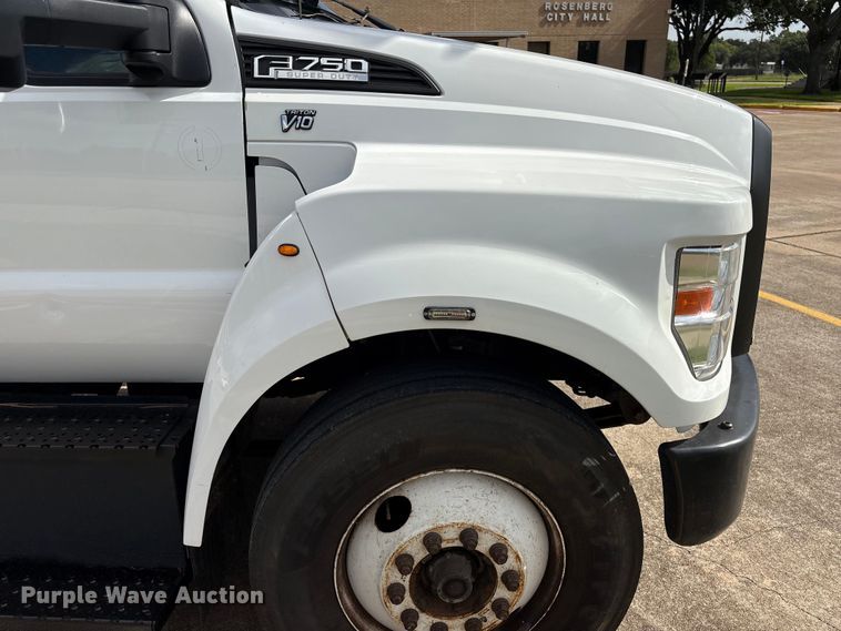 2017 Ford F750