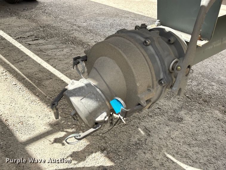 image for item EU0873 1984 Heil fuel trailer
